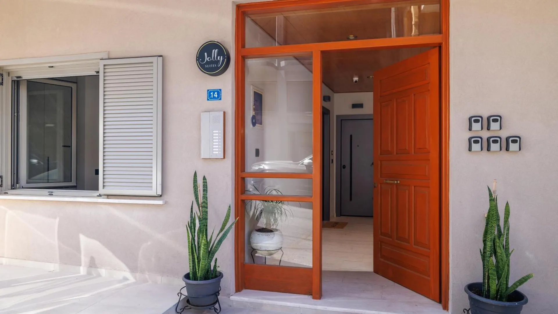 Jolly E Suite With Terrace 10 Min From Port By Hospi Heraklion  0*, Heraklion (Crete)